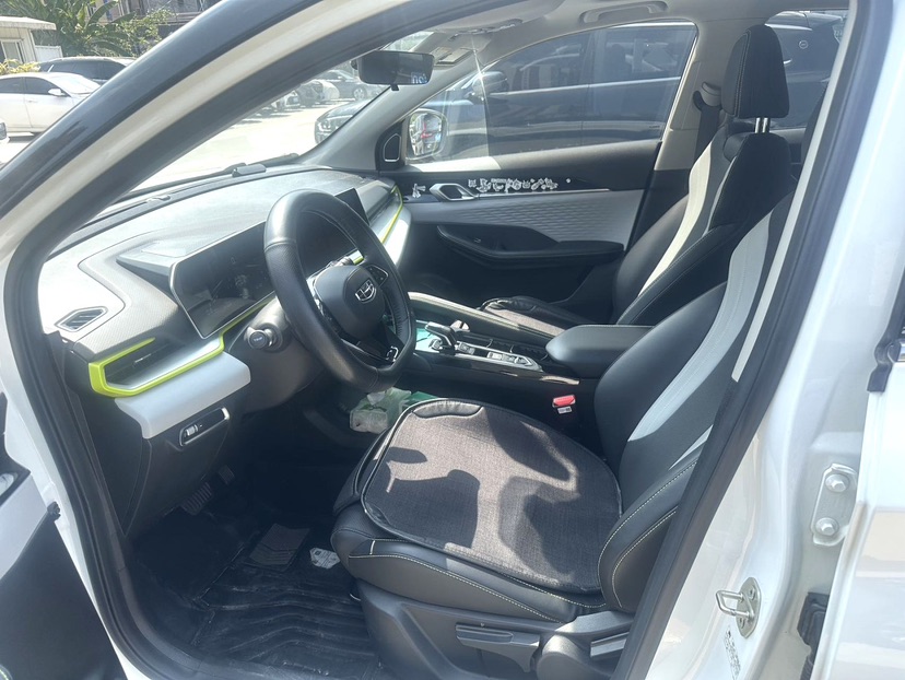 GEELY Coolray 2022 immagine di auto #2