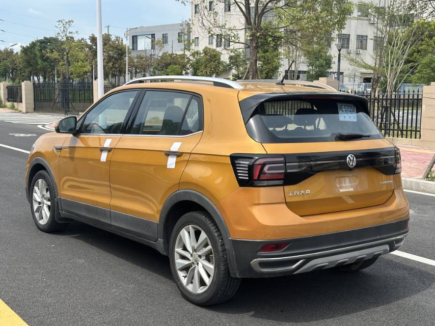 Volkswagen T-Cross 2021 car image #9