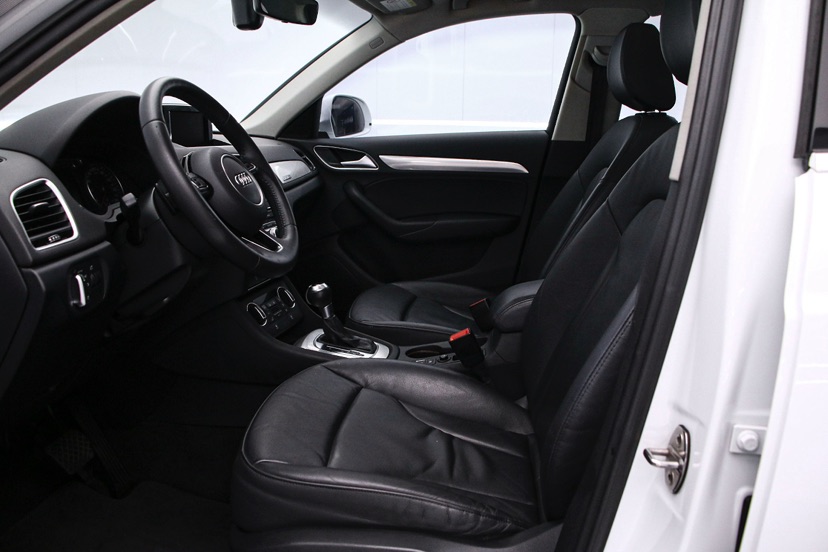 Audi Q3 2017 car image #3