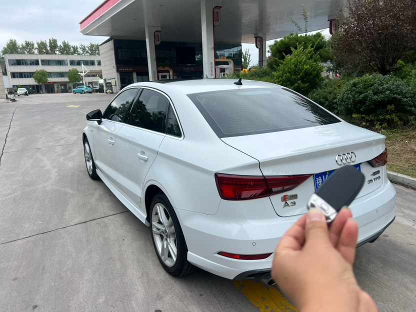Audi A3 2019 car image #3