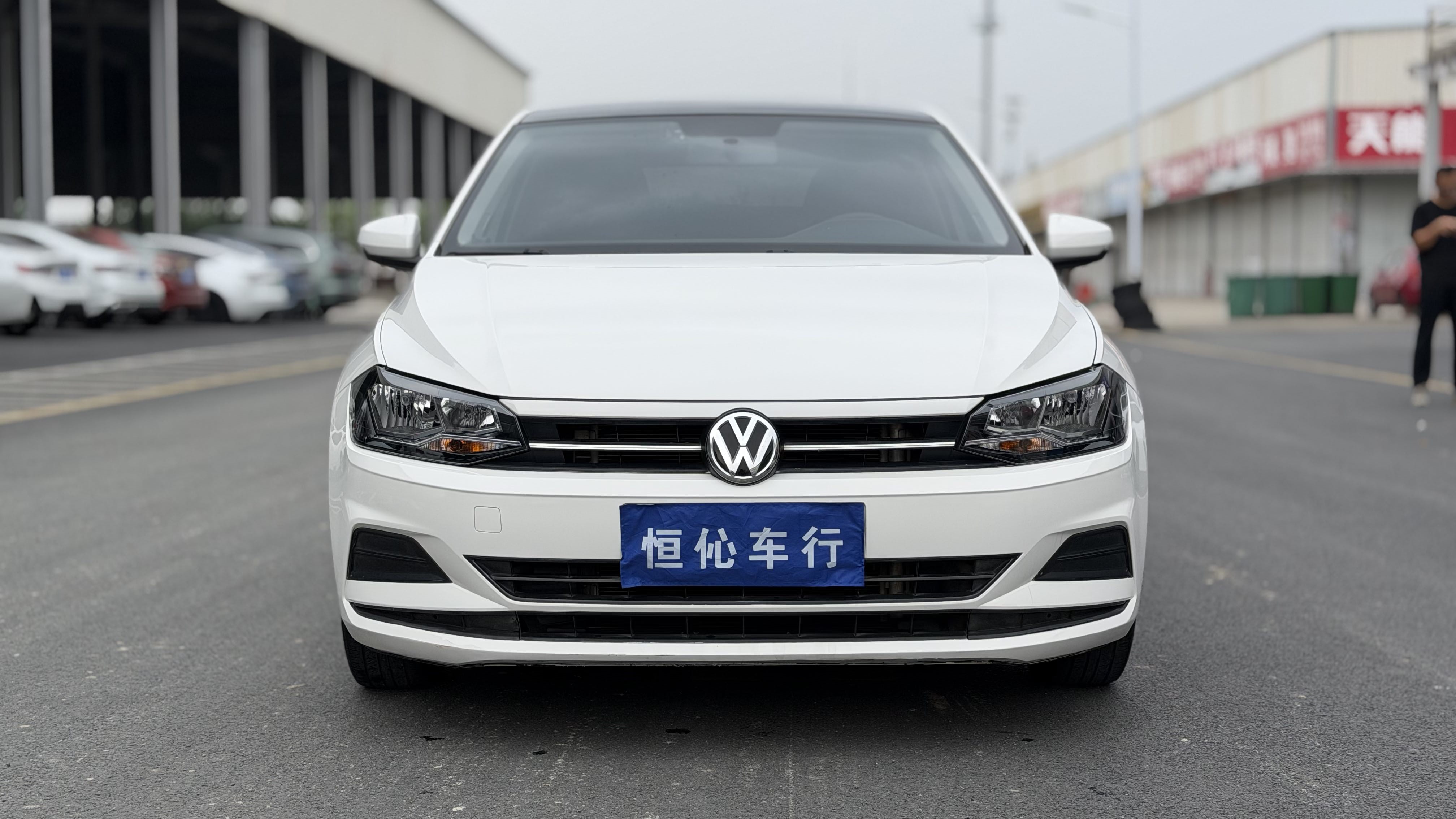 Volkswagen Polo 2020 car image #2