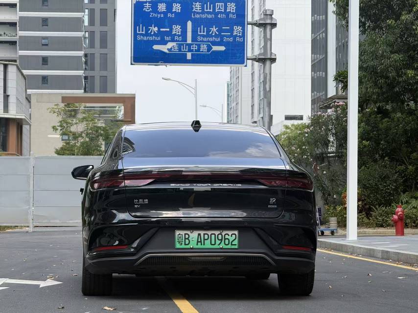 BYD Han 2025 #8 BYD Han 2025 car image #8