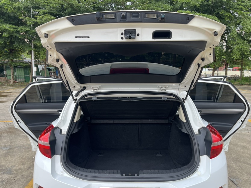 GEELY Emgrand GS 2016 car image #6