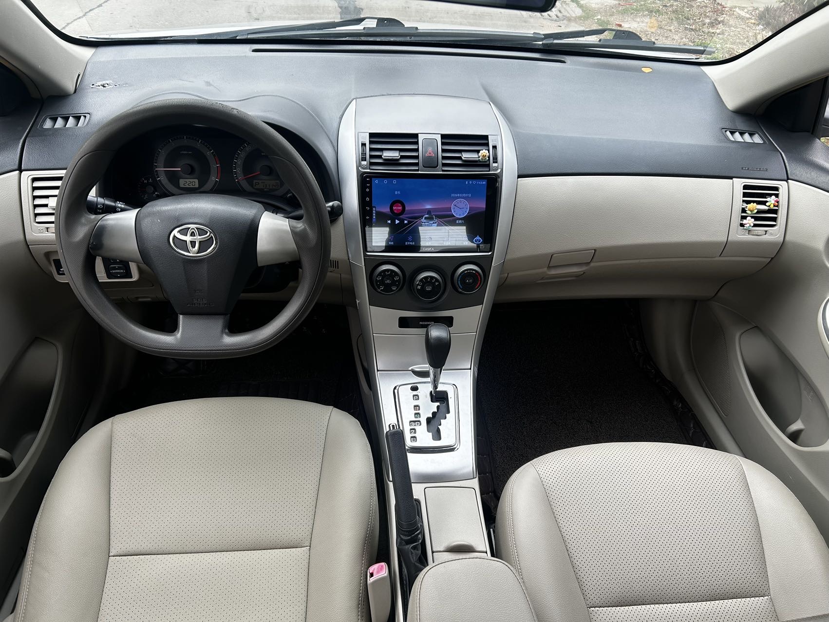Toyota Corolla 2013 #9 Toyota Corolla 2013 car image #9