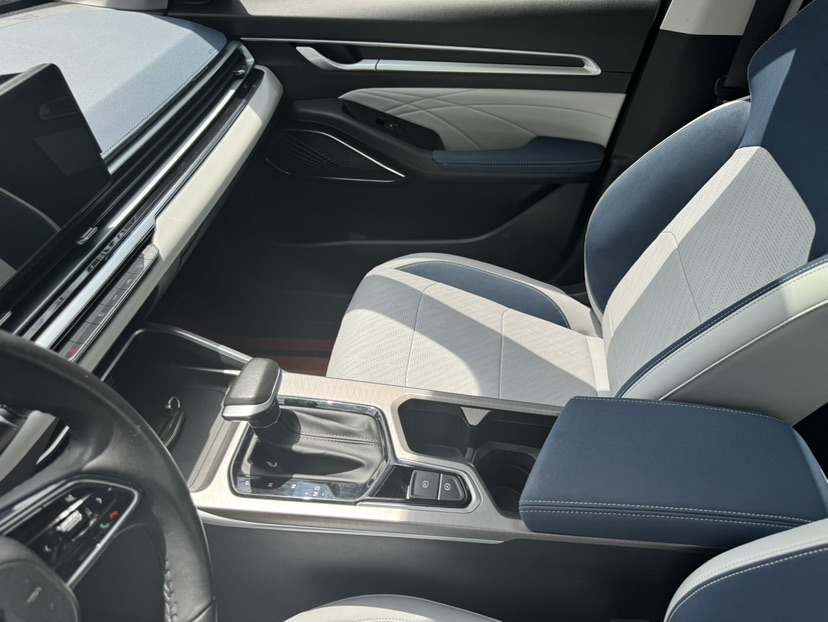 GEELY Emgrand 2021 car image #12