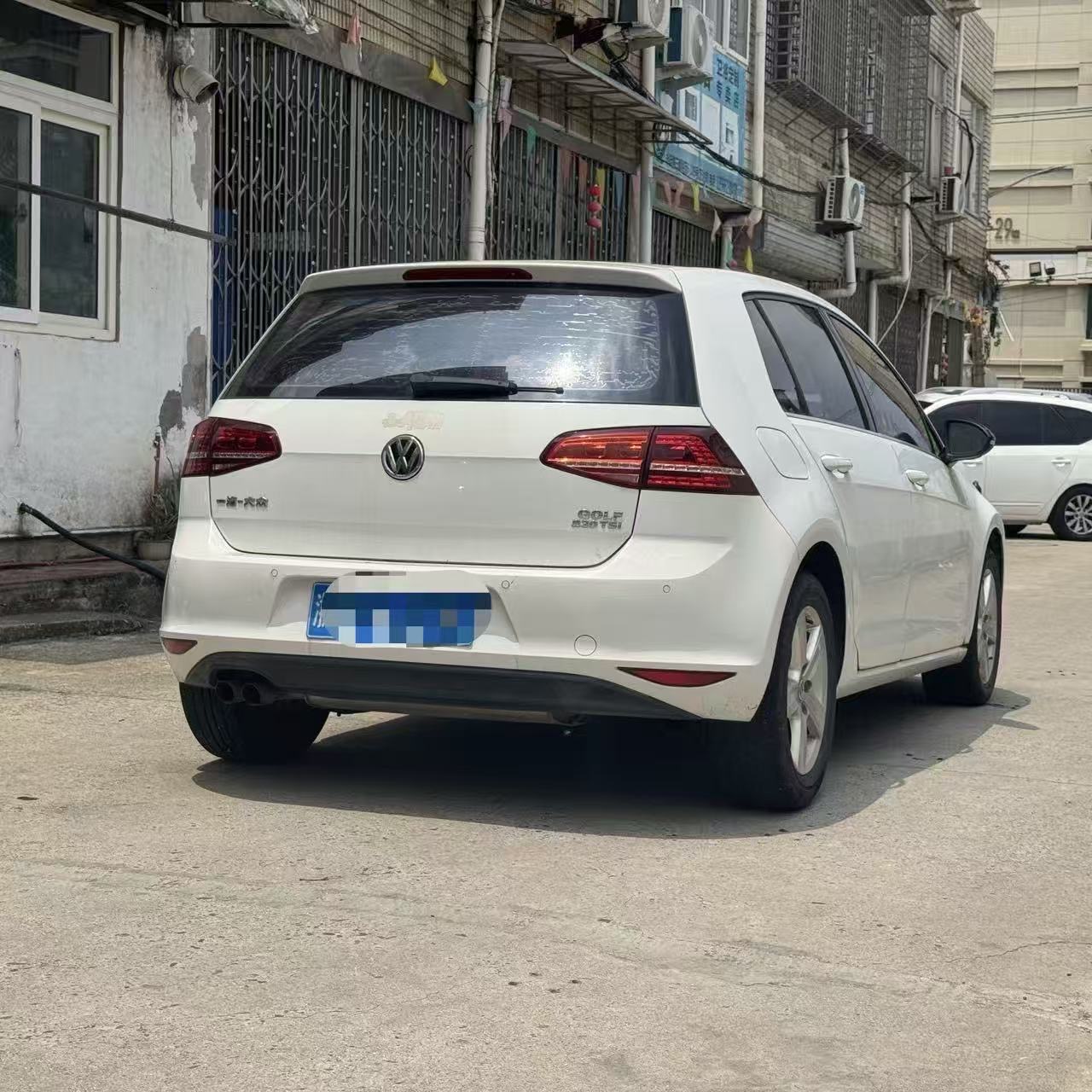 Volkswagen Golf 2017 car image #9