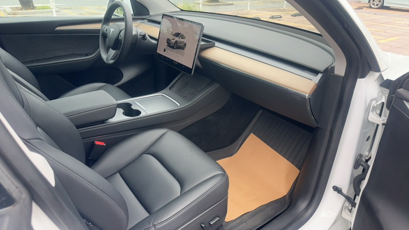 Tesla Model Y 2022 #8 Tesla Model Y 2022 car image #8