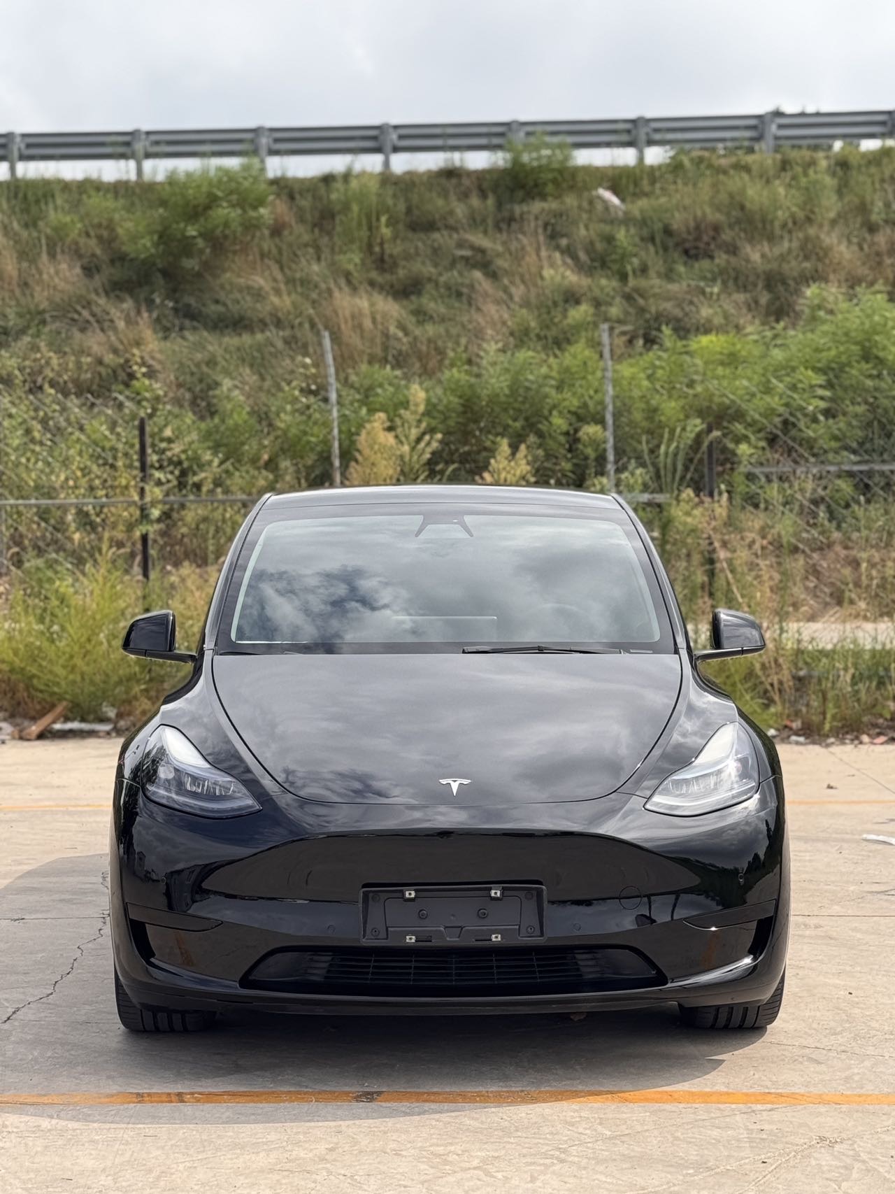 Tesla Model Y 2022 immagine di auto #2