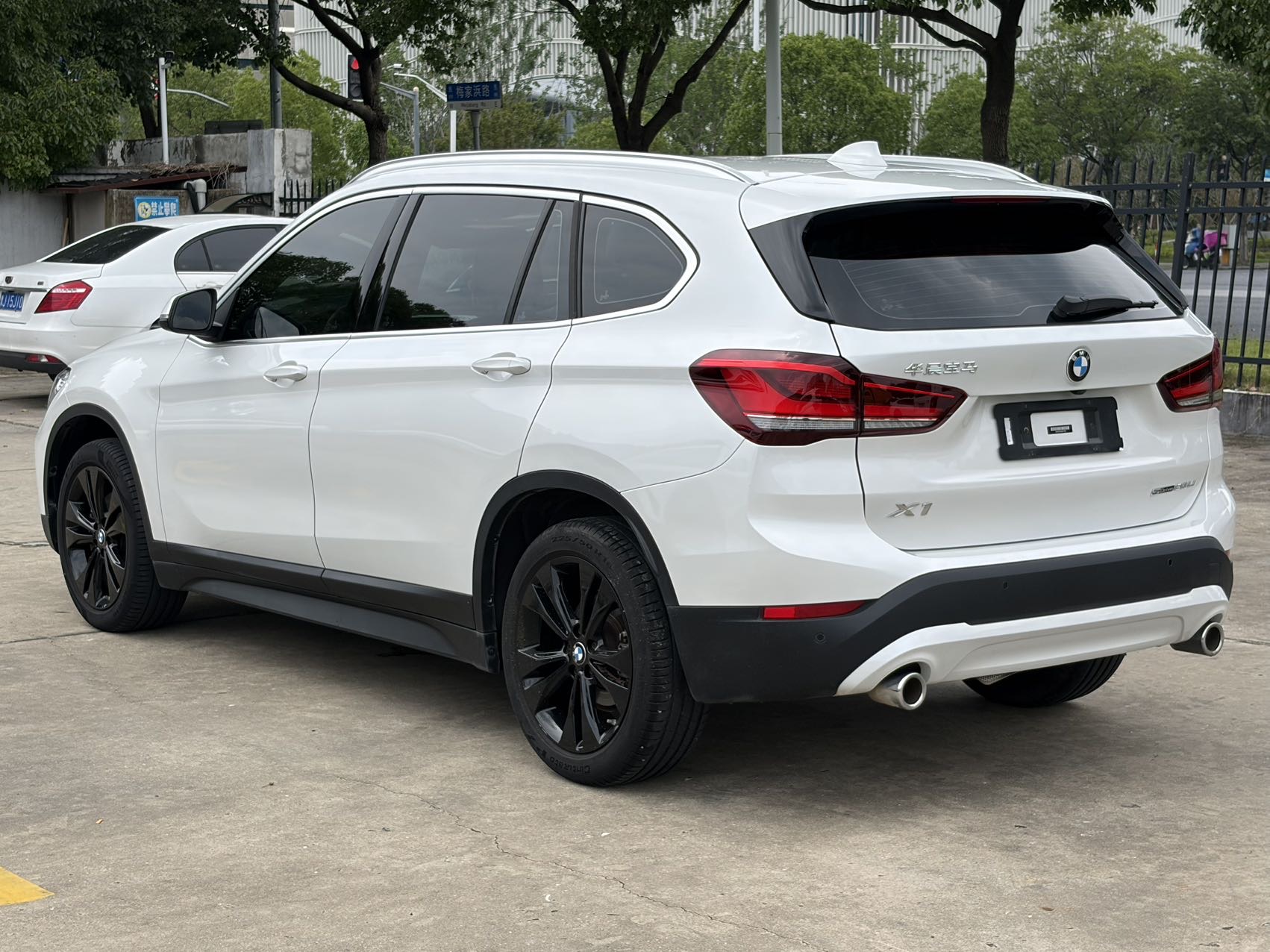 BMW X1 2020 car image #10