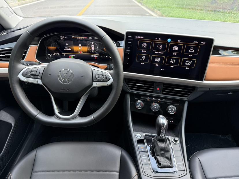 Volkswagen Bora 2024 car image #8