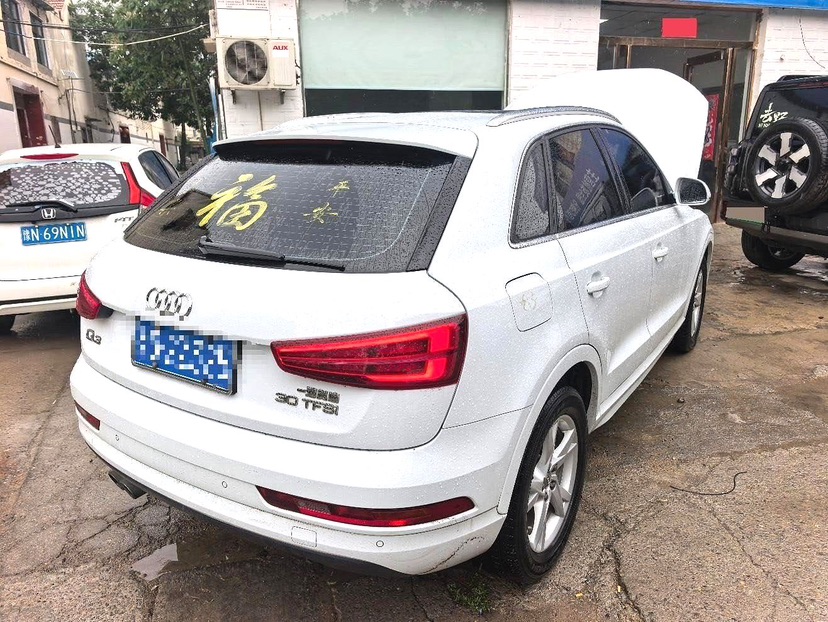 Audi Q3 2018 car image #6