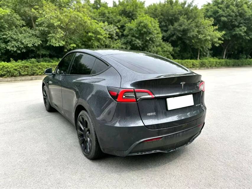 Tesla Model Y 2024 #9 Tesla Model Y 2024 car image #9