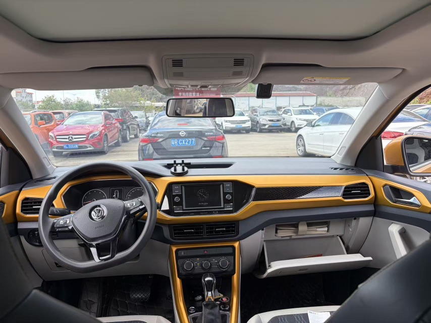 Volkswagen T-Cross 2021 car image #4