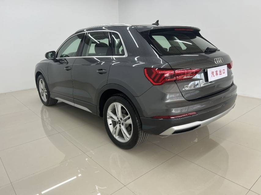 Audi Q3 2022 car image #6