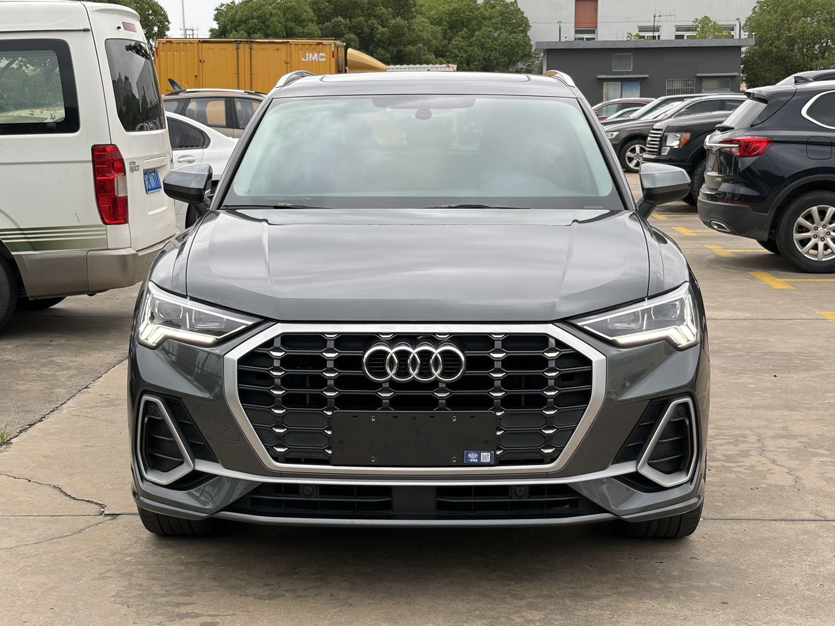 Audi Q3 2023 car image 