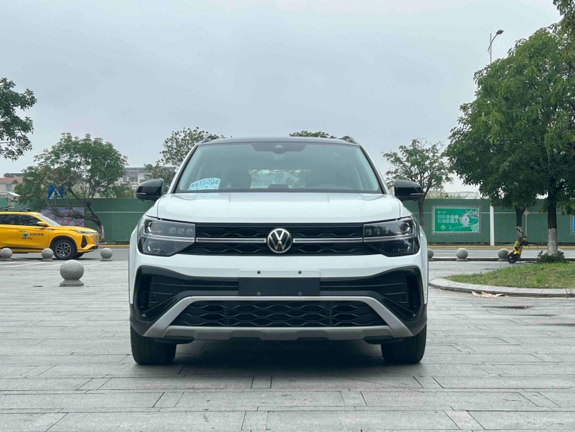 Volkswagen Tharu 2024 car image #2