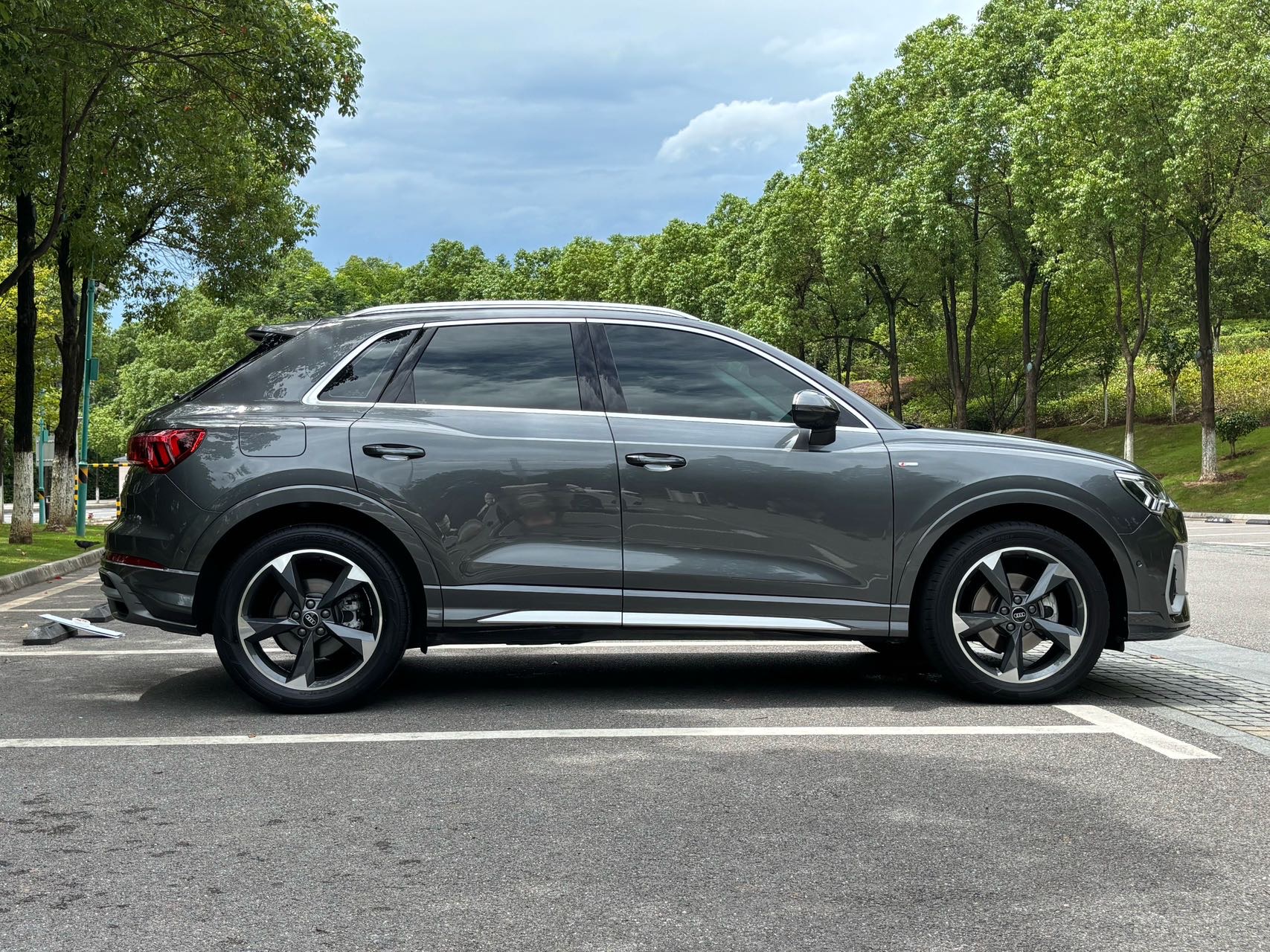 Audi Q3 2023 #12 Audi Q3 2023 car image #12