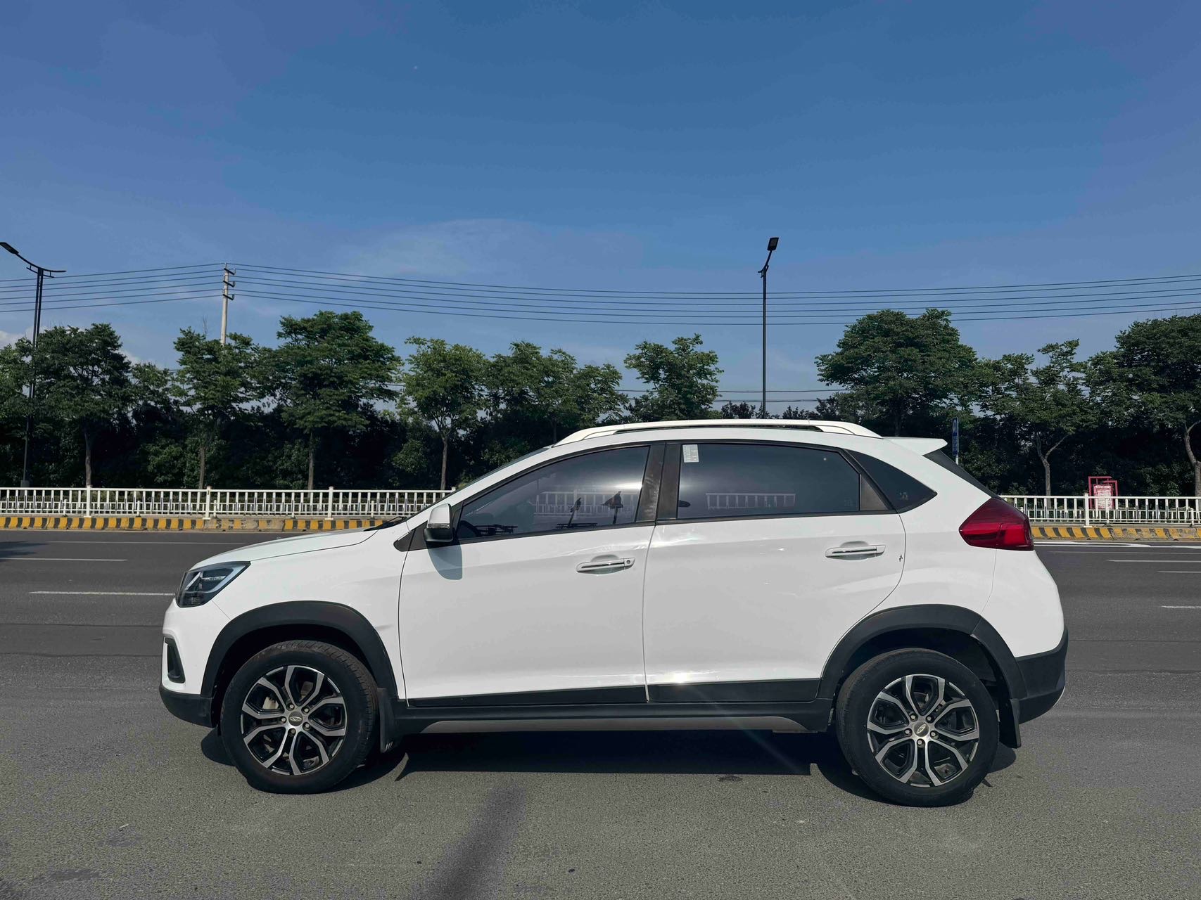 Chery Tiggo 3x 2018 car image #2