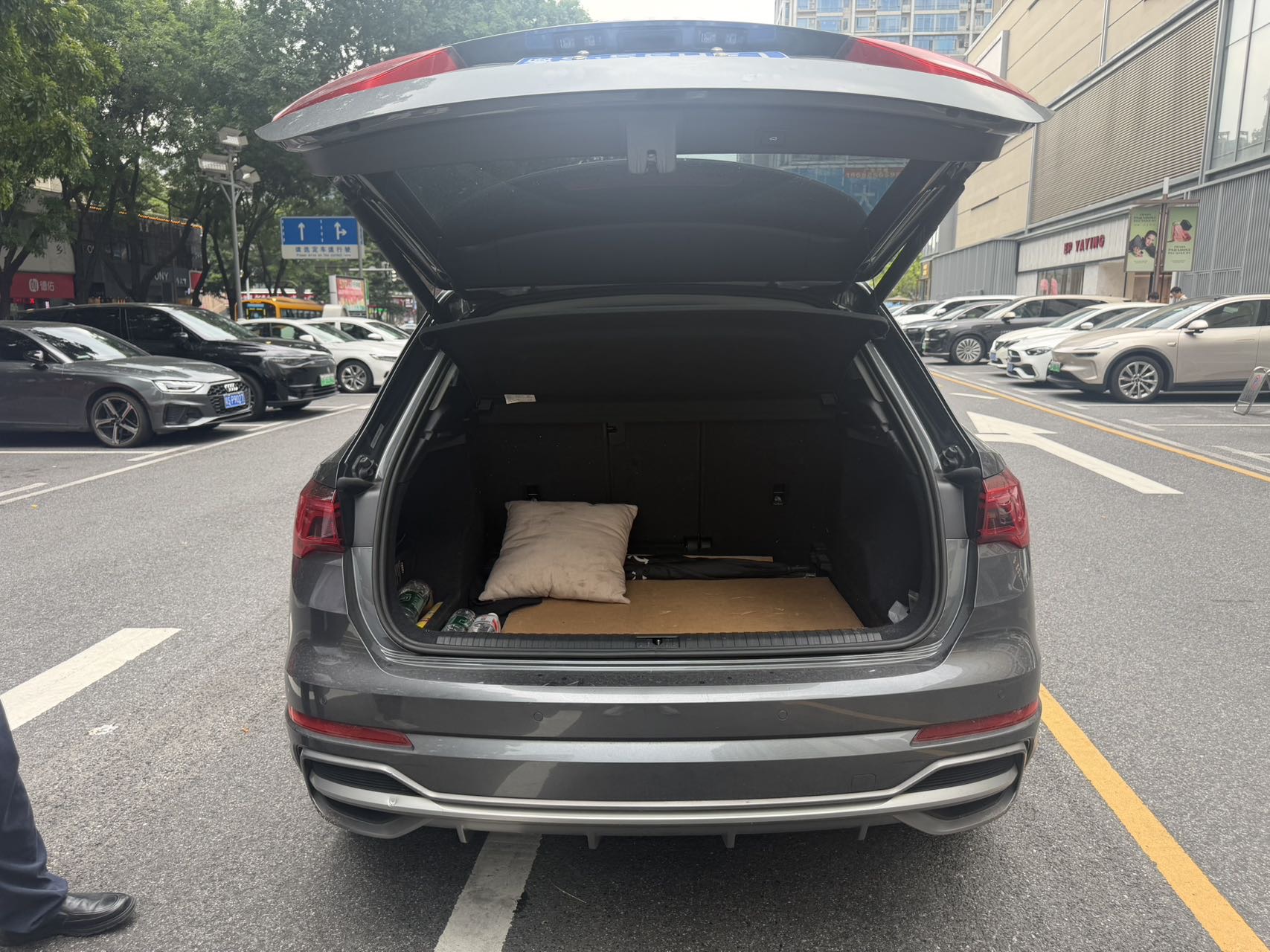 Audi Q3 2020 car image #15