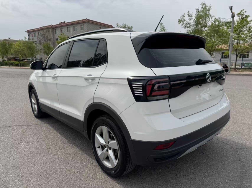 Volkswagen T-Cross 2020 car image #9