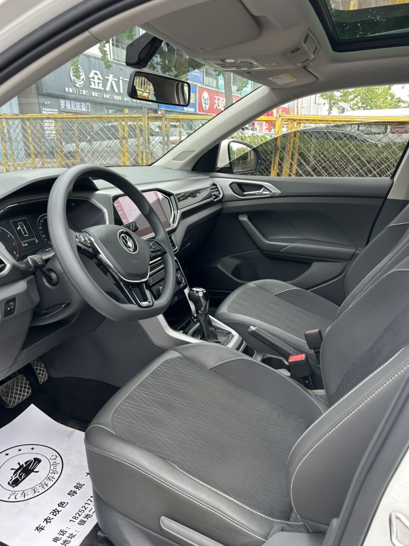 Volkswagen T-Cross 2021 car image #7