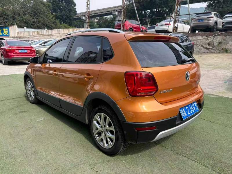 Volkswagen Polo 2015 صورة سيارة #6