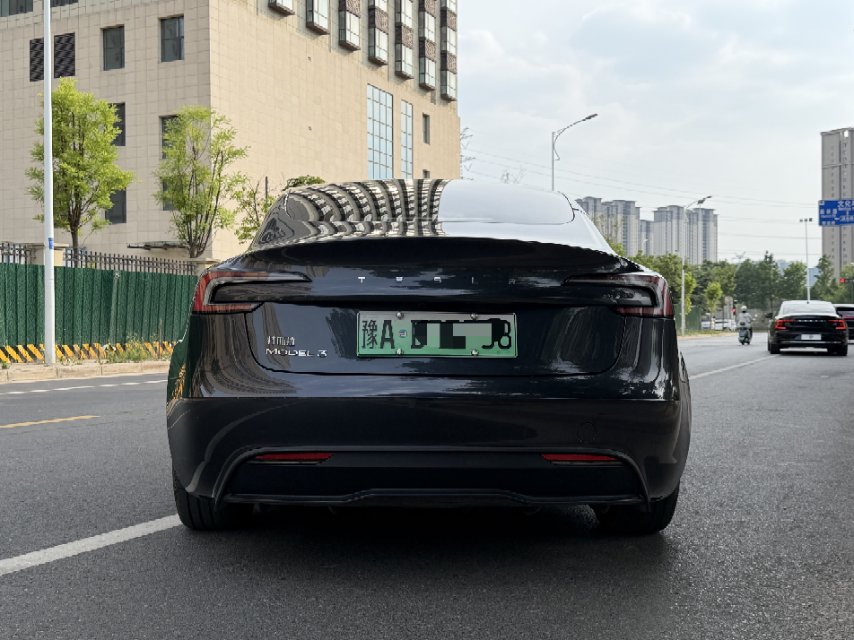 Tesla Model 3 2025 car image #9