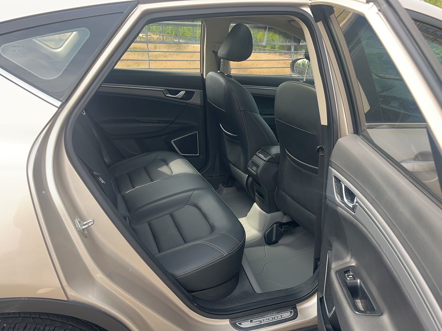 GEELY Emgrand GS 2018 car image #9