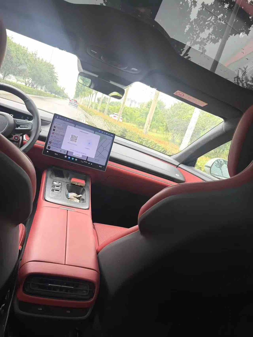 MI SU7 2024 car image #4
