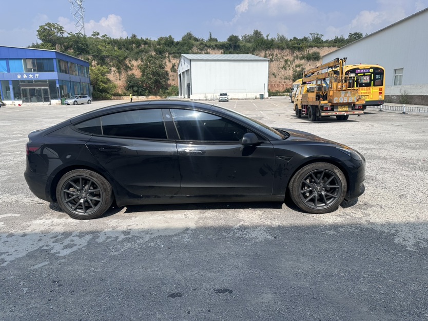 Tesla Model 3 2022 car image #4