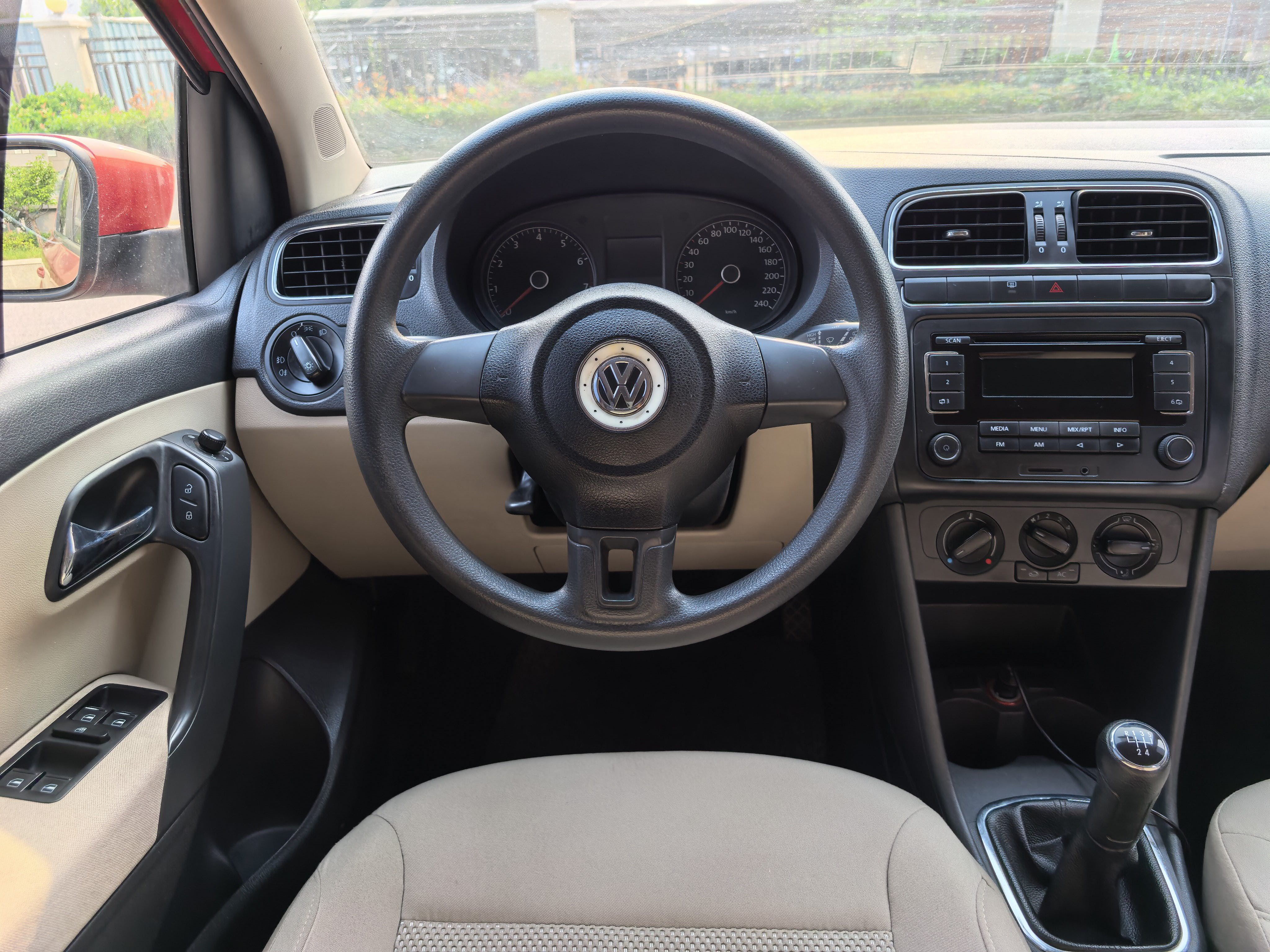 Volkswagen Polo 2013 #10 Volkswagen Polo 2013 car image #10