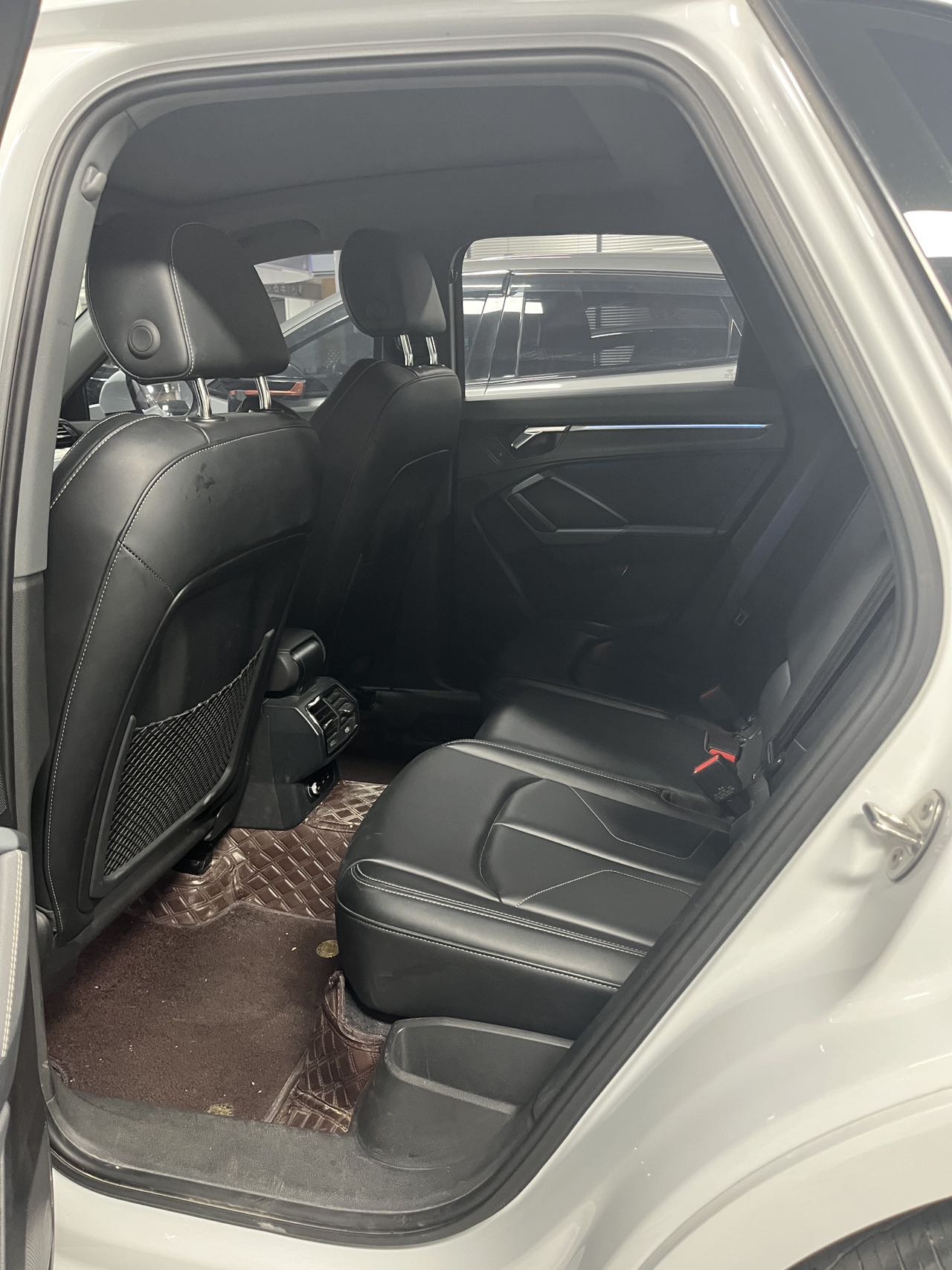 Audi Q3 2024 car image #7