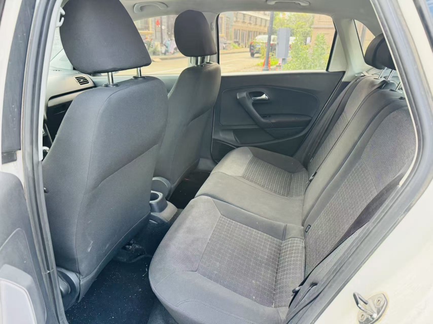 Volkswagen Polo 2016 car image #6