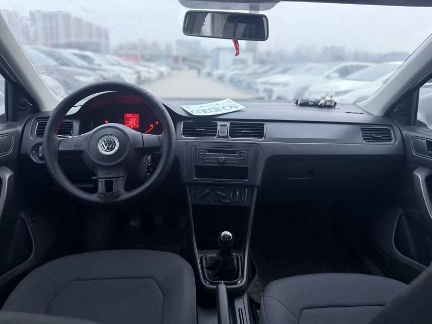 Volkswagen Santana 2017 car image #12