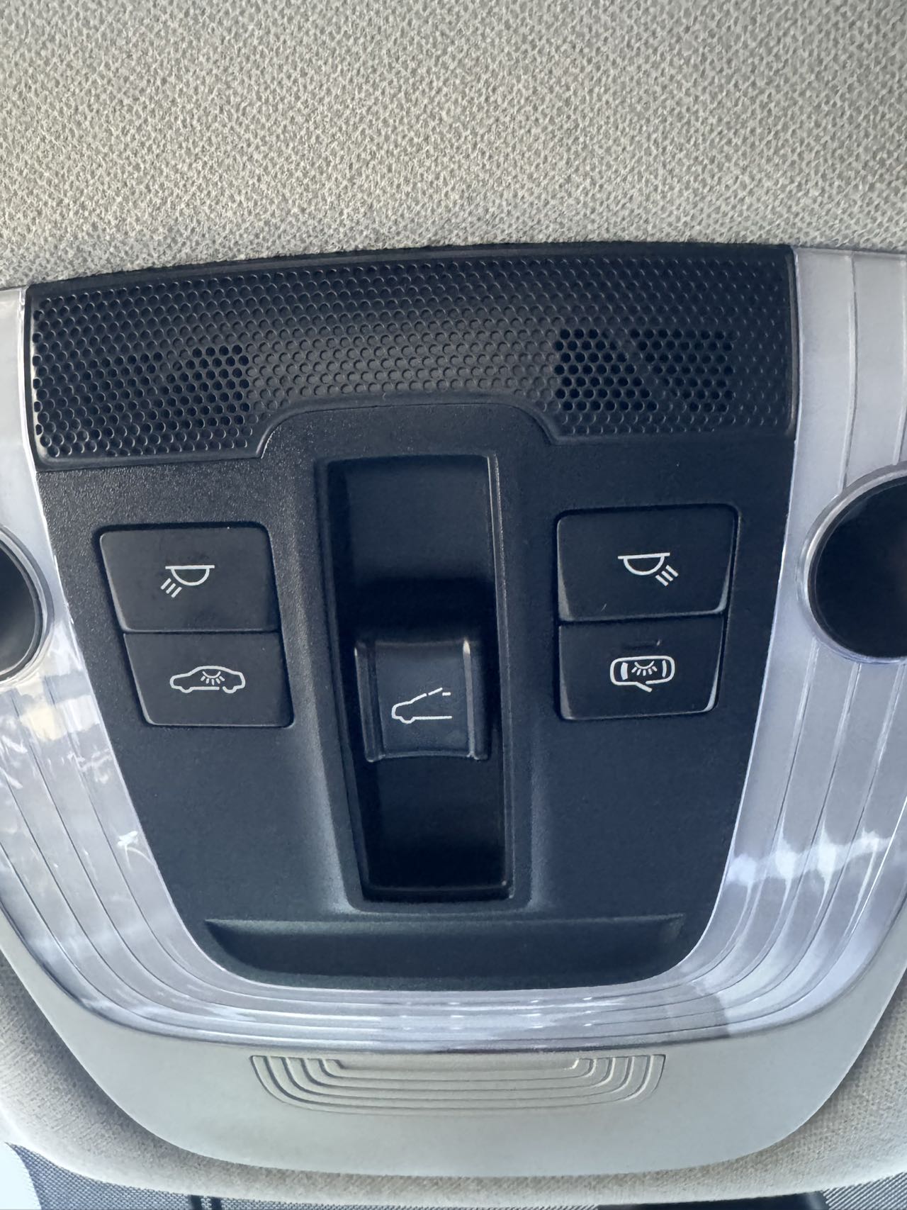 Kia Seltos 2023 car image #13