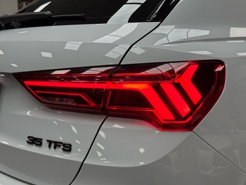Audi Q3 2022 car image #20