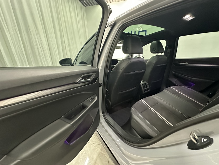 Volkswagen Golf 2022 car image #8