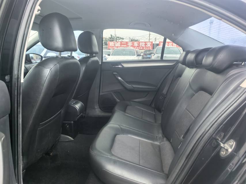 Volkswagen Santana 2014 car image #5