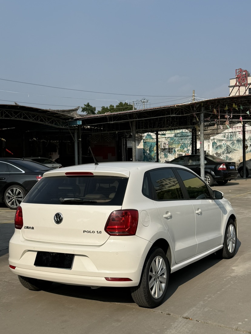 Volkswagen Polo 2015 #9 Volkswagen Polo 2015 car image #9
