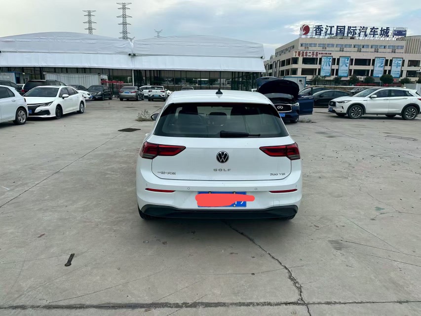 Volkswagen Golf 2023 car image #8