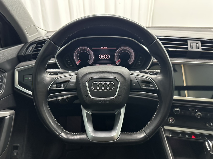 Audi Q3 2022 immagine di auto #10