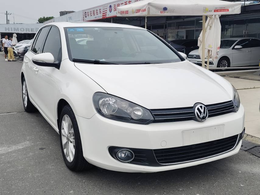 Volkswagen Golf 2012 car image #3