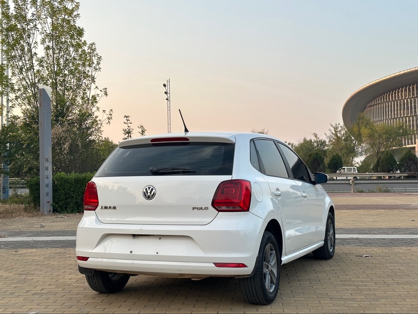 Volkswagen Polo 2015 #4 Volkswagen Polo 2015 car image #4
