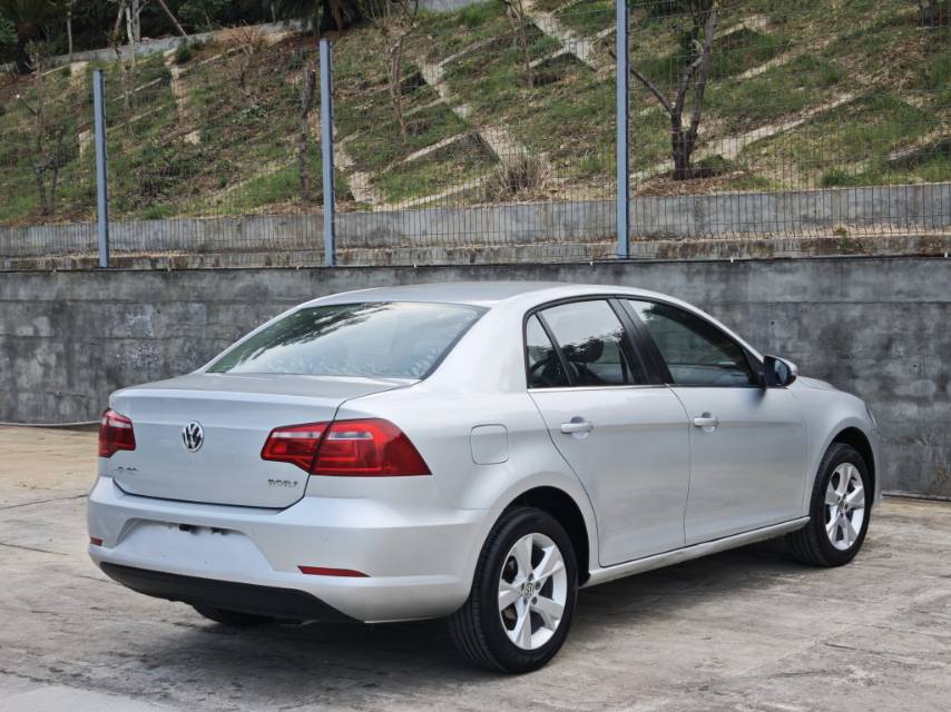 Volkswagen Bora 2014 car image #6