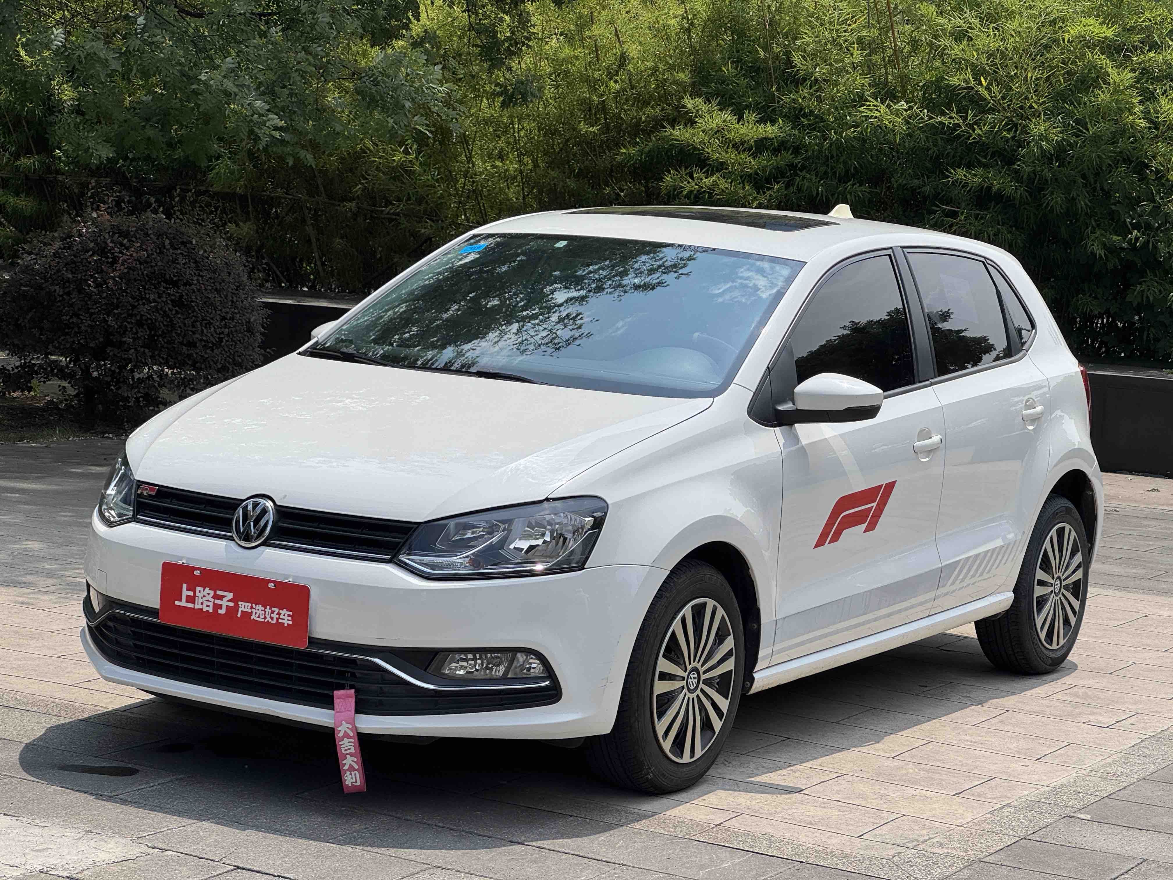 Volkswagen Polo 2019 car image 
