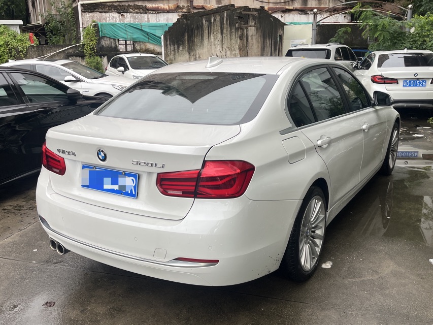 BMW 3 Series 2018 car image #6