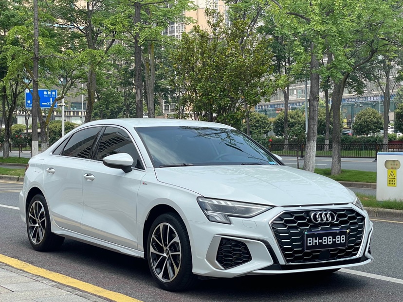 Audi A3 2023 car image #3