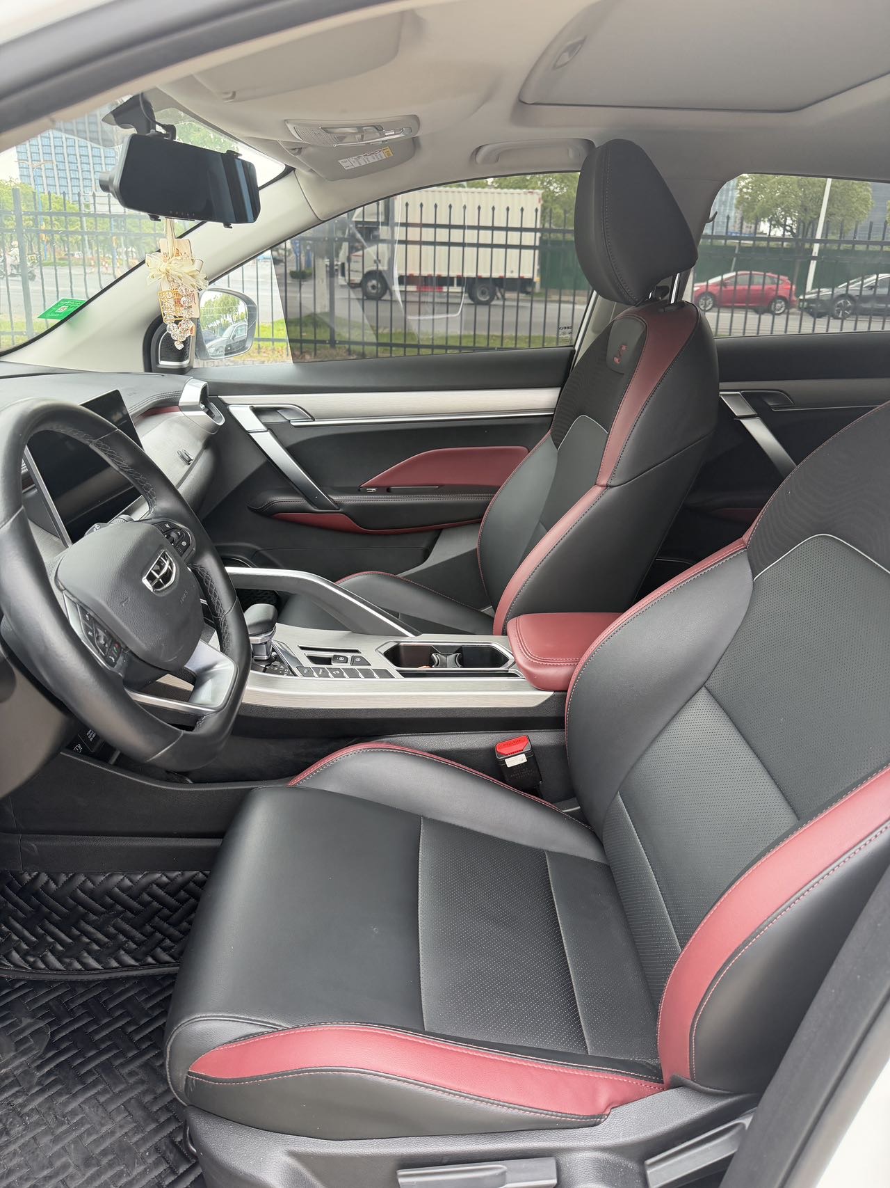 GEELY Coolray 2022 #5 GEELY Coolray 2022 car image #5