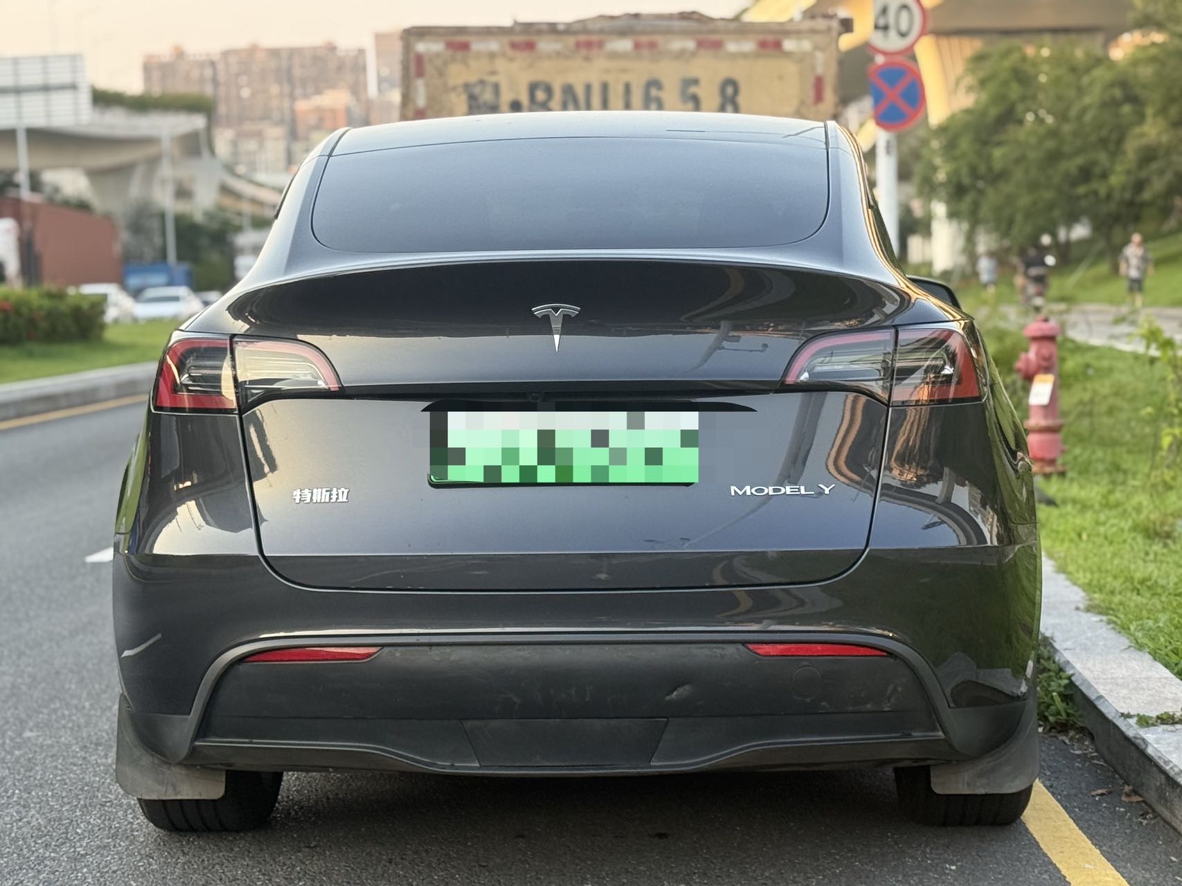 Tesla Model Y 2024 #8 Tesla Model Y 2024 car image #8