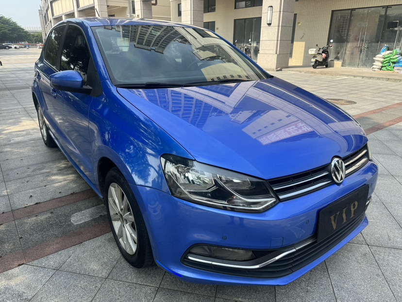 Volkswagen Polo 2015 car image #3